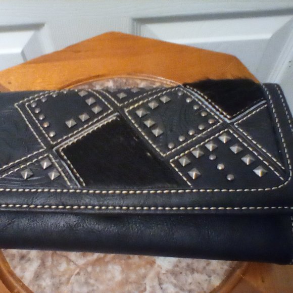 Trinity Ranch Wallet/Wristlet - Picture 10 of 10